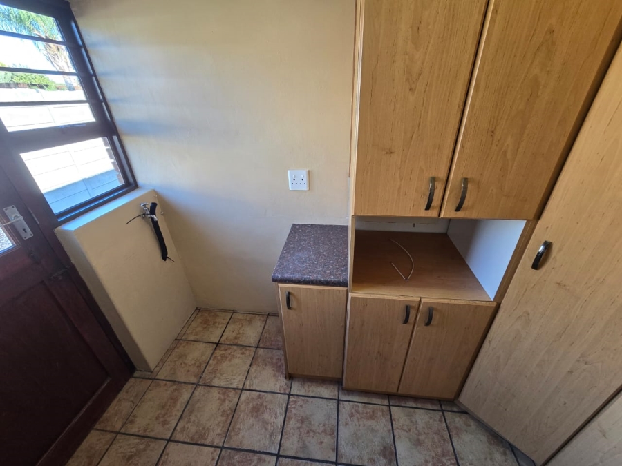 To Let 3 Bedroom Property for Rent in Protea Heights Western Cape